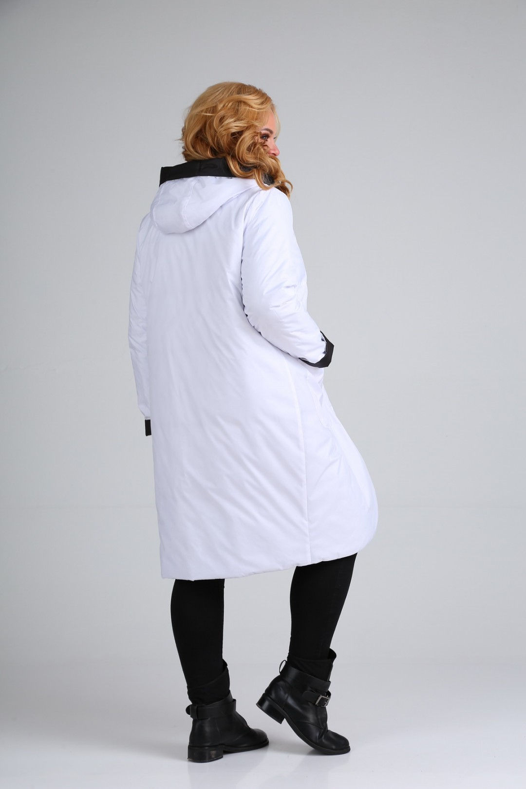 Куртка Diomant М-1328 белый / чёрный