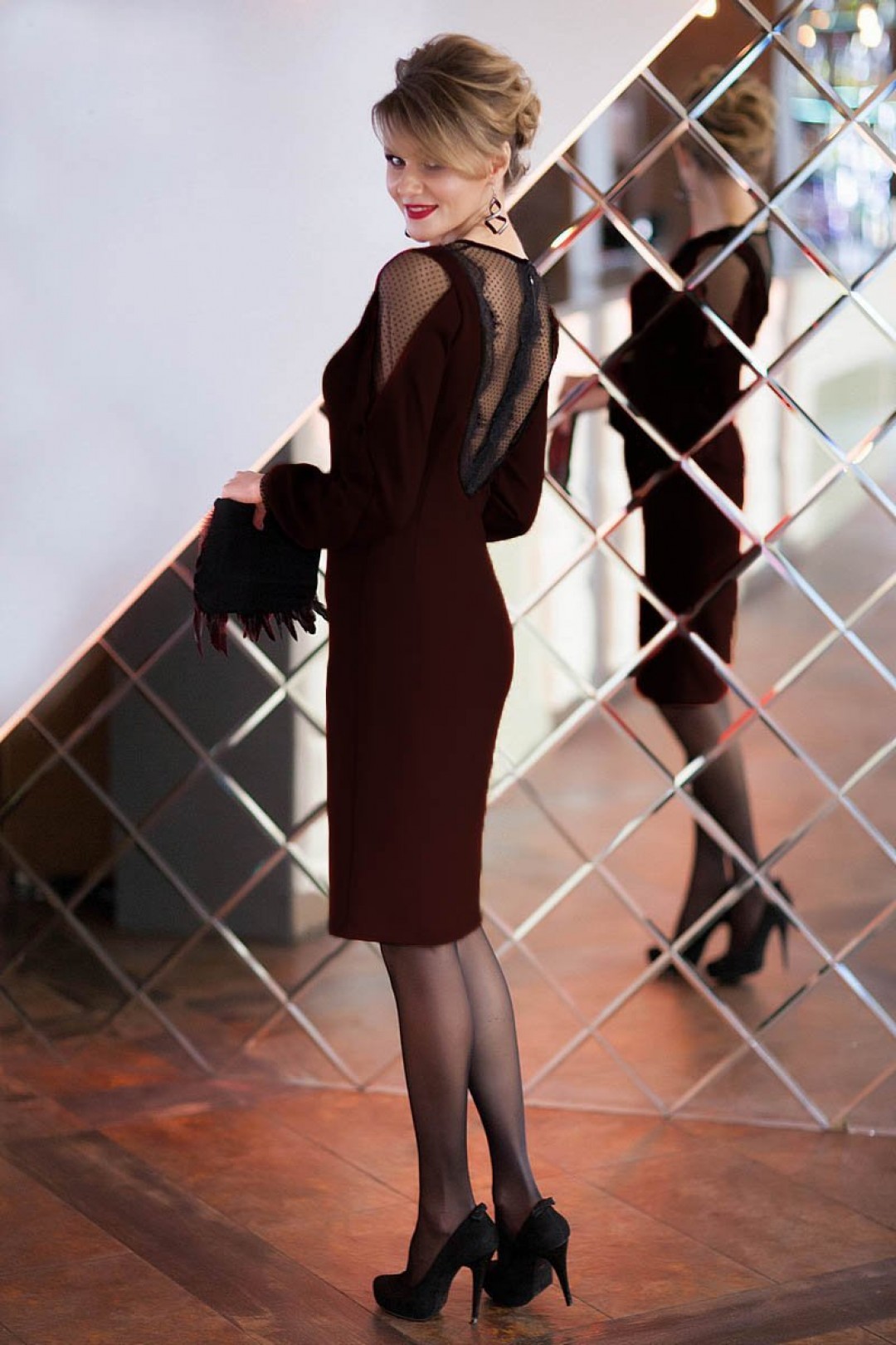 Платье ЕвроМода 251/1 горький шоколад с черной  отделкой