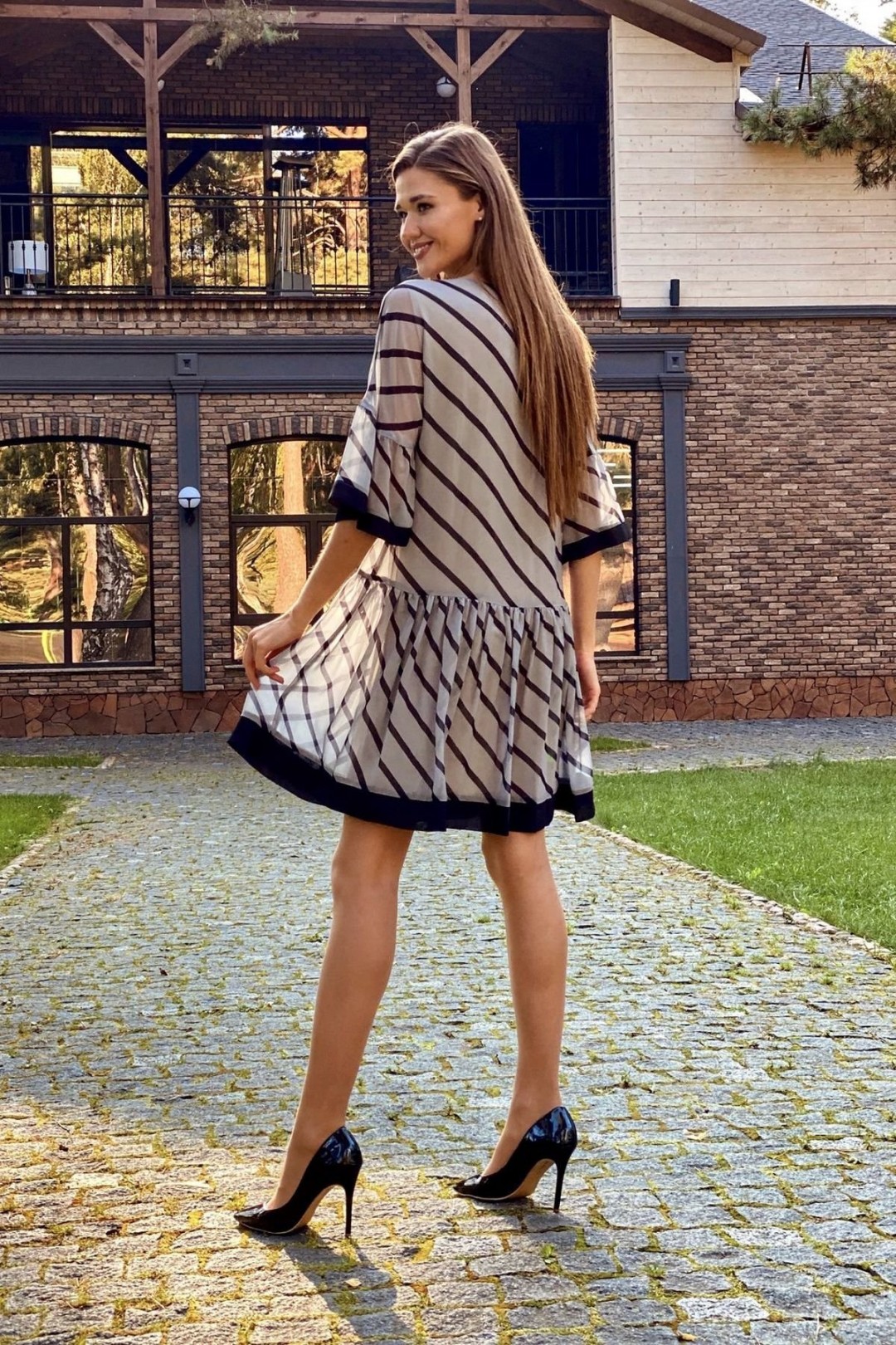 Платье Карина Делюкс В-371 серо-черное