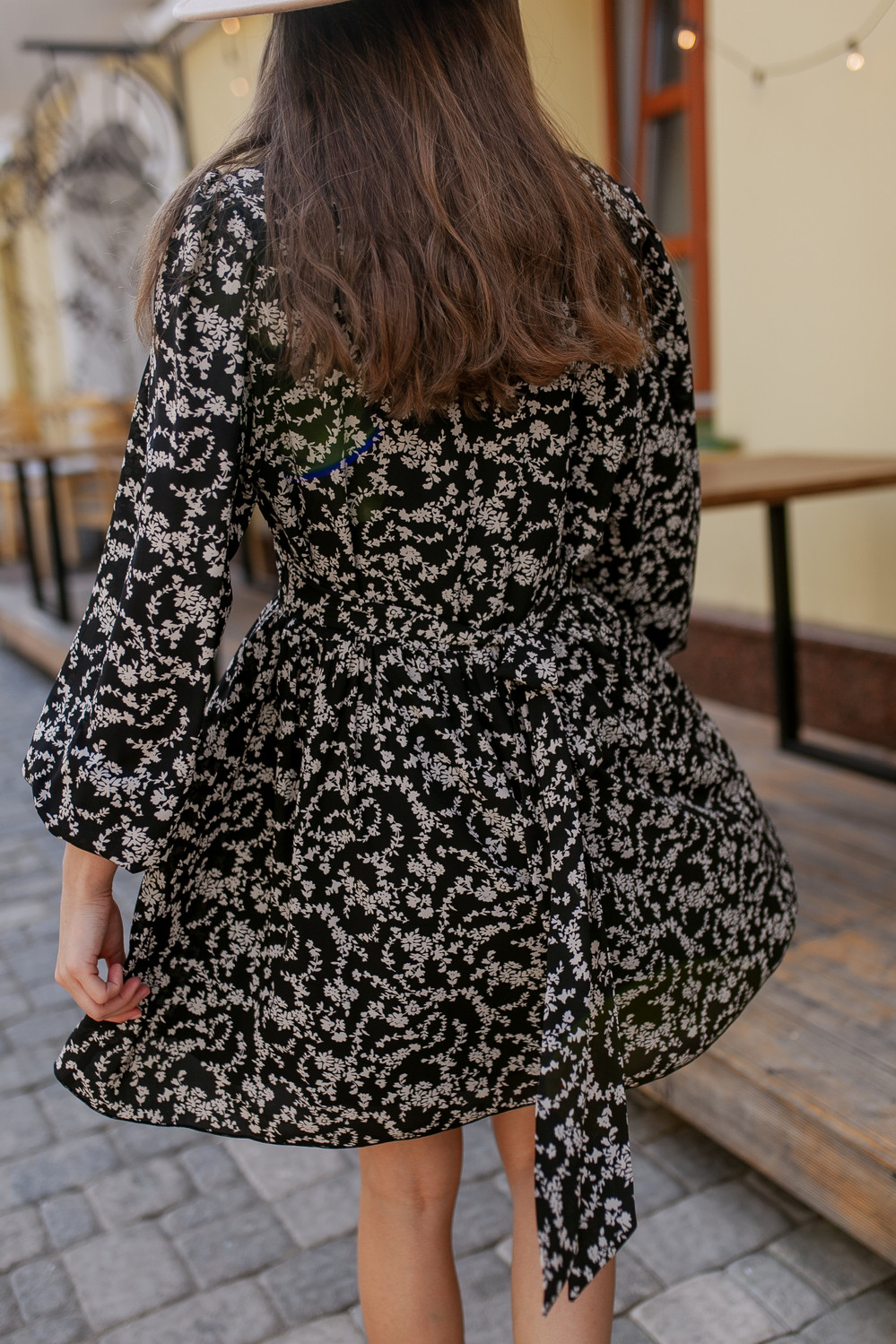 Платье KRASA М319-22 черный в цветы мини