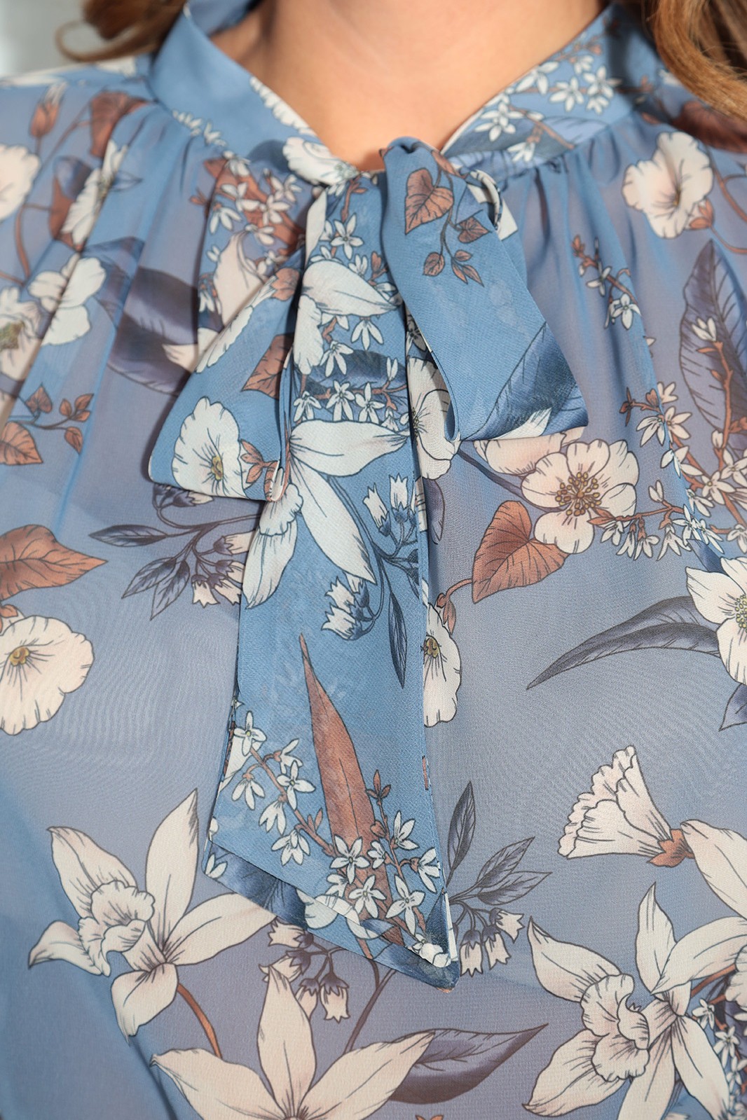 Блузка LeNata 11589 на синем цветы