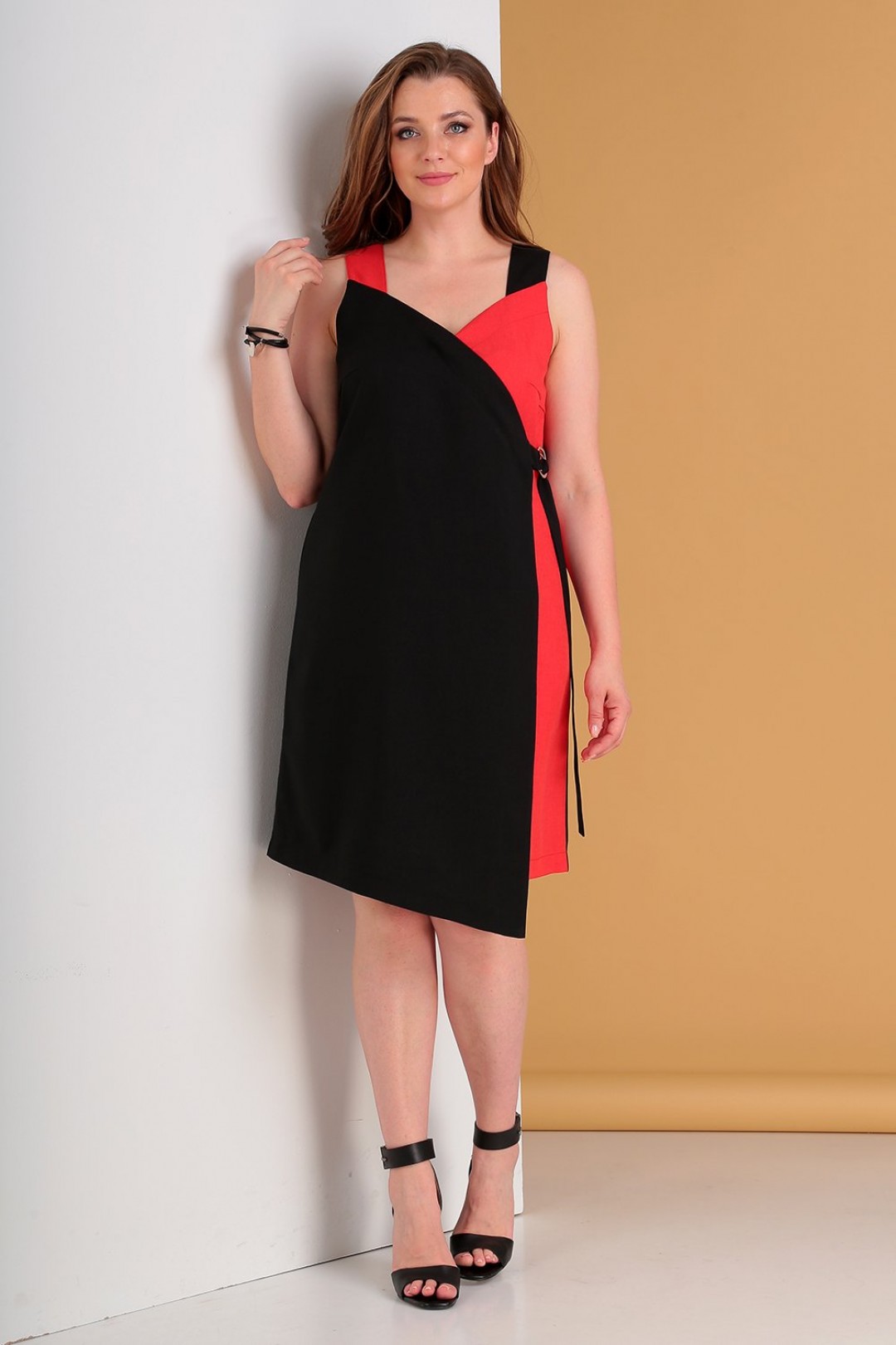 Платье  Лиона-Стиль 703 красный с черным