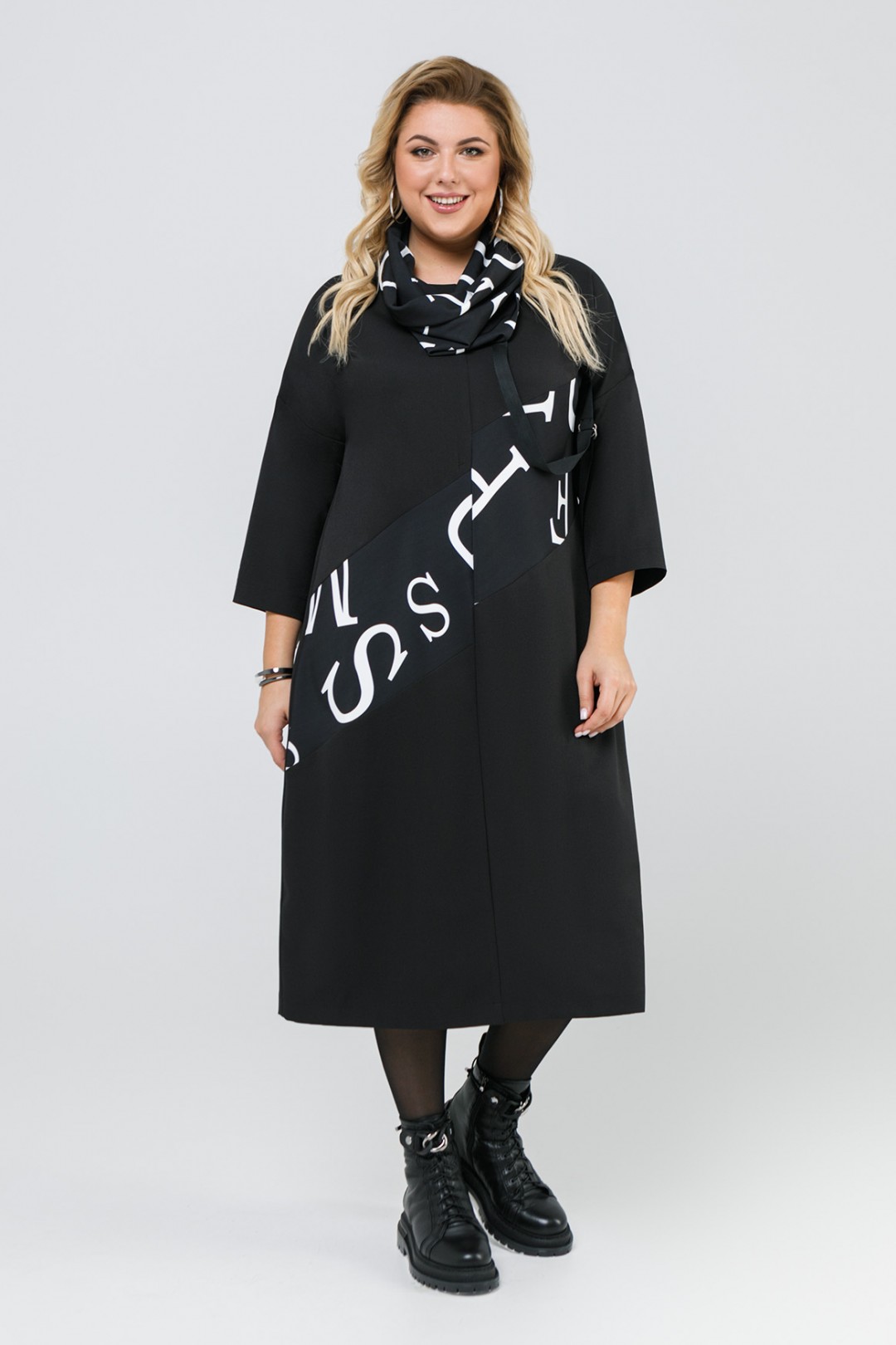 Платье Pretty 2085 черный и черный с дизайном в крупные буквы