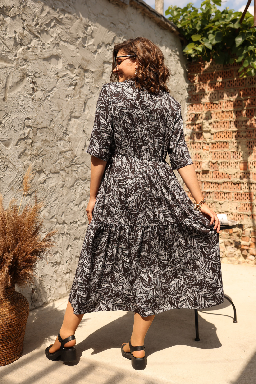 Платье Romanovich Style 1-2373 черный\крупные листики