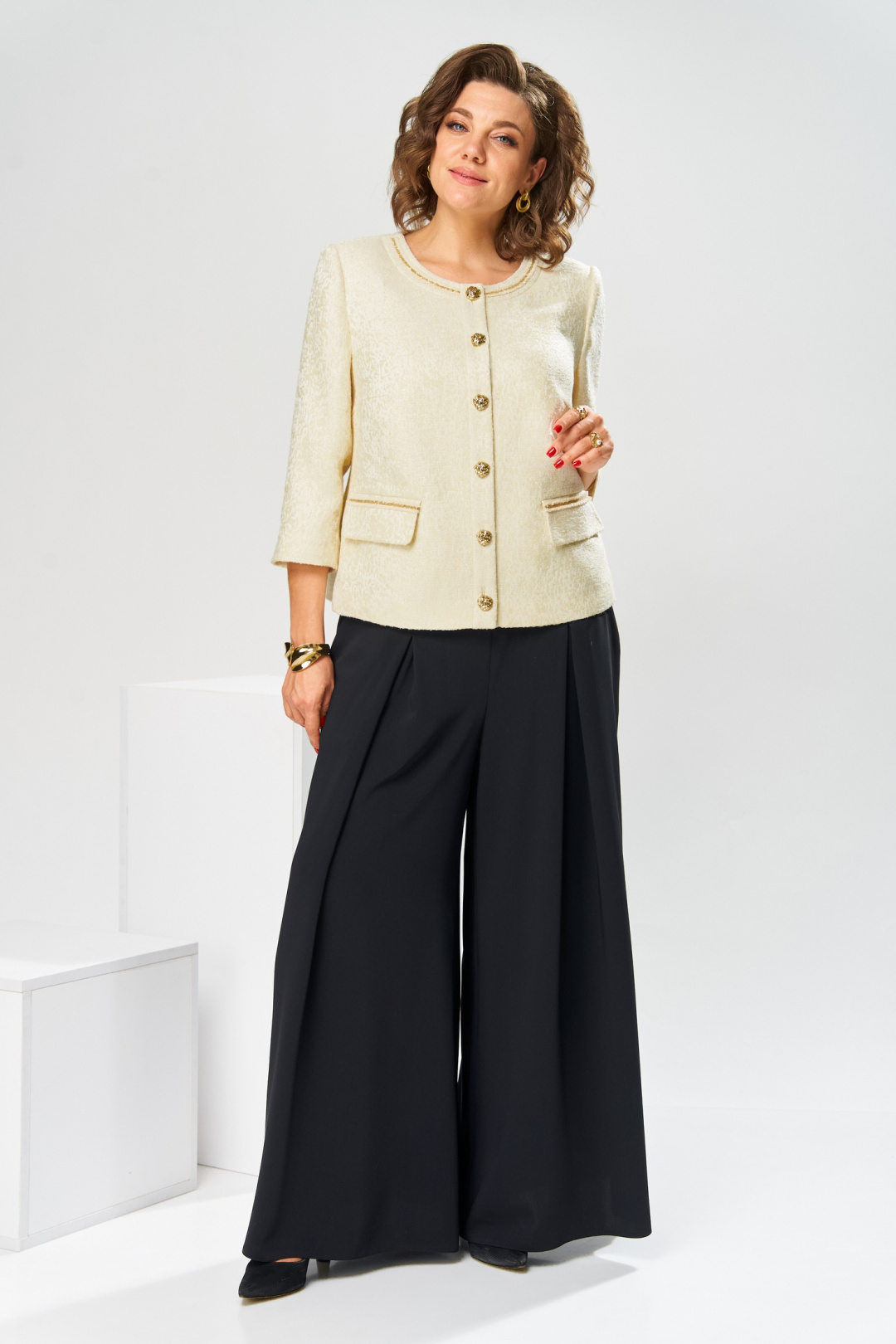 Костюм Romanovich Style 2-2848 молочный + чёрный